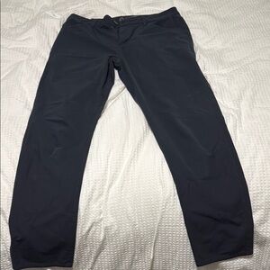 Vuori Classic Fit Meta Pant Size 34x32, Color: Charcoal Blue